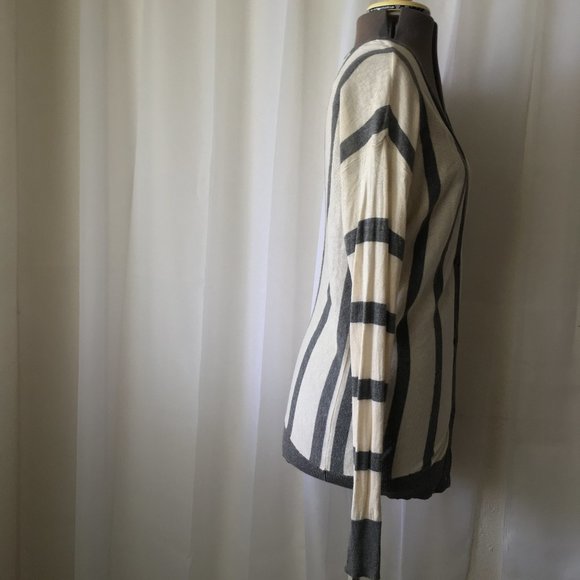 Forever 21 Vertical Stripe Cream and Grey Cardigan - Picture 4 of 6